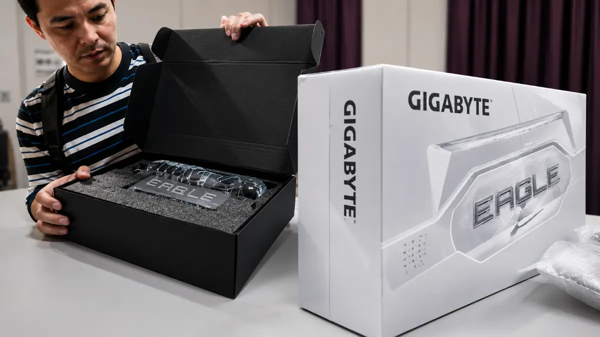 Russian Buyer Finds Water Bottle Instead of Gigabyte RTX 5070 Ti